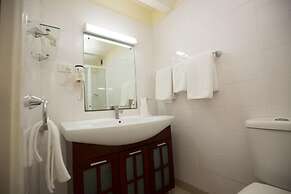 Gateway Hotel
