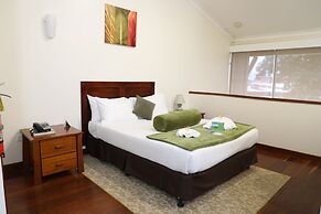 Huon Gulf Hotel & Apartments