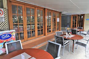 Huon Gulf Hotel & Apartments