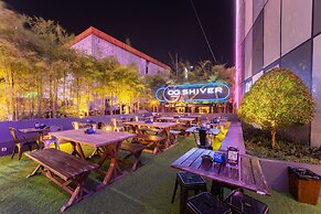 J Icon Hip Hotel