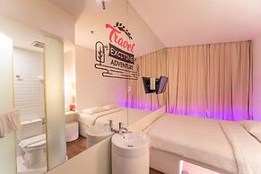 J Icon Hip Hotel