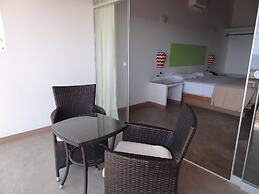 Akas Hotel Apartamentos