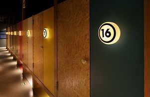 Booth Net Cafe & Capsule