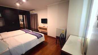 Collection O The Step Sathorn