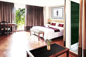 Collection O The Step Sathorn