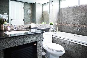 Collection O The Step Sathorn
