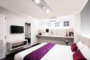 Collection O The Step Sathorn
