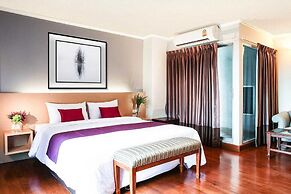 Collection O The Step Sathorn