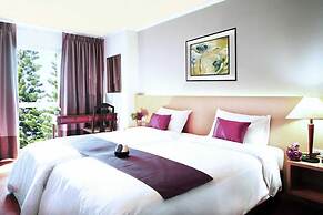 Collection O The Step Sathorn