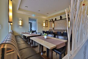 M13 Hotel