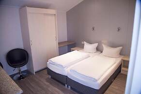M13 Hotel