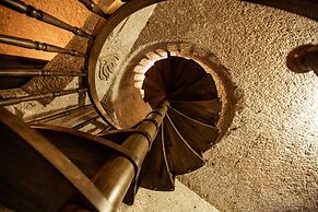 Oread Cave Suites