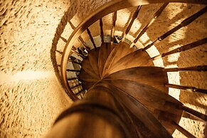 Oread Cave Suites