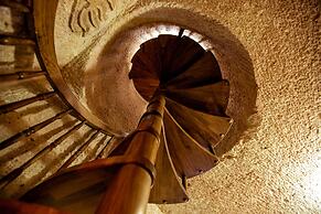 Oread Cave Suites