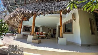 Leopard Point Luxury Beach Resort & Spa