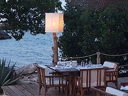 Leopard Point Luxury Beach Resort & Spa