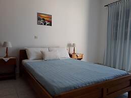 Paradisos Oia