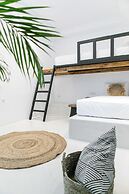 Iphimedeia Apartments & Suites