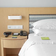 Four Points by Sheraton Surabaya, Tunjungan Plaza
