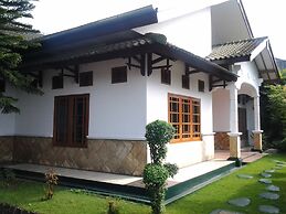 Junjunan Dalam Sharia Guesthouse