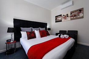 Oval Motel