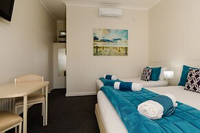 Oval Motel