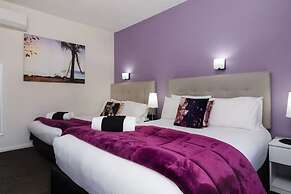 Oval Motel