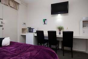 Oval Motel