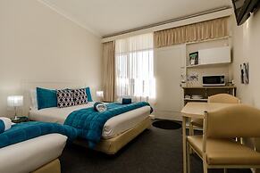 Oval Motel