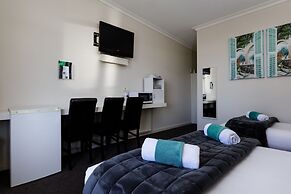 Oval Motel