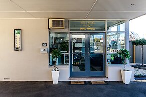 Oval Motel
