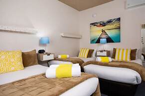 Oval Motel