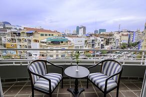 Paradise Hotel