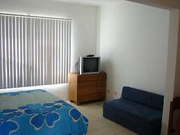 Las Torres Studio