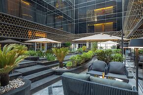 AlRayyan Hotel Doha, Curio Collection by Hilton