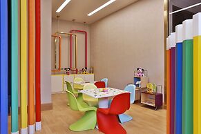 AlRayyan Hotel Doha, Curio Collection by Hilton