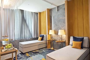 AlRayyan Hotel Doha, Curio Collection by Hilton