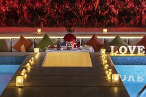 AlRayyan Hotel Doha, Curio Collection by Hilton