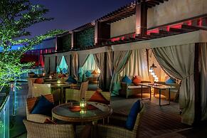 AlRayyan Hotel Doha, Curio Collection by Hilton