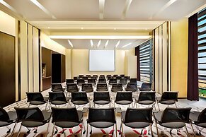 AlRayyan Hotel Doha, Curio Collection by Hilton
