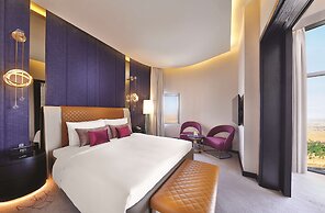 AlRayyan Hotel Doha, Curio Collection by Hilton