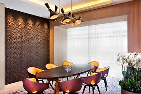 AlRayyan Hotel Doha, Curio Collection by Hilton