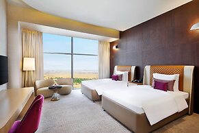 AlRayyan Hotel Doha, Curio Collection by Hilton