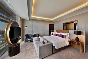 AlRayyan Hotel Doha, Curio Collection by Hilton