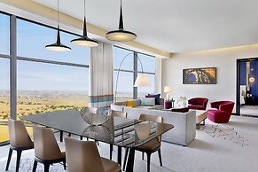 AlRayyan Hotel Doha, Curio Collection by Hilton