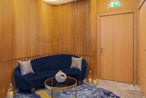 AlRayyan Hotel Doha, Curio Collection by Hilton