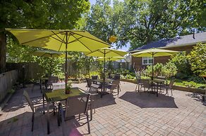The Woodview Inn