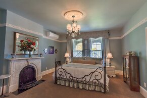 The Woodview Inn