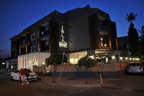 Isla Apartments
