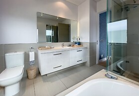 Le Paradis Penthouse Apartment